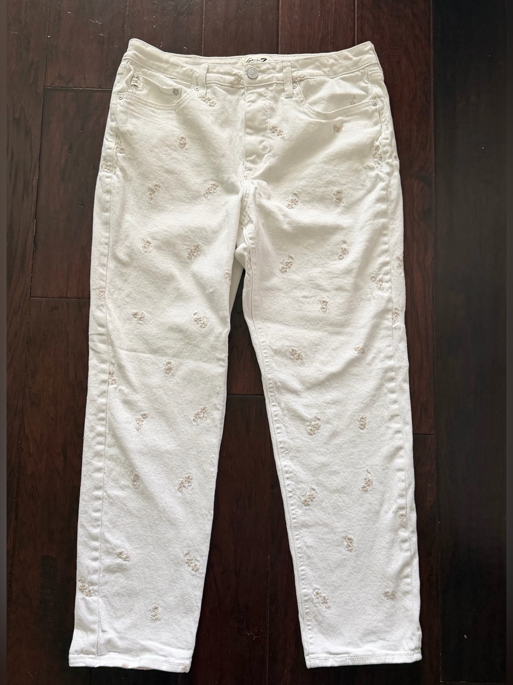 Seven7 White Straight-Leg Jeans with Subtle Beige Floral Embroidery Size 10 - Picture 3 of 11